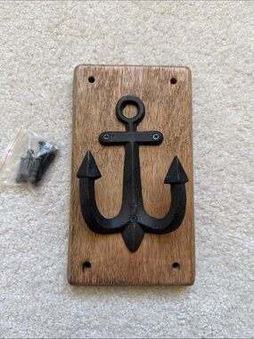 Rustic Black Anchor Wall Hook on Brown Wood Plaque